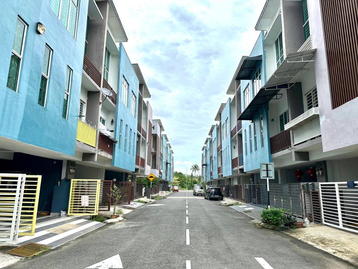 Springfield 3-Storey Cheerful Townhouse #Yoyo Homestay SDK 외부 사진