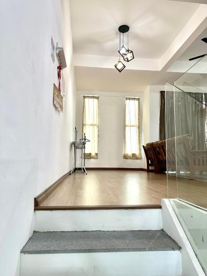 Springfield 3-Storey Cheerful Townhouse #Yoyo Homestay SDK 외부 사진