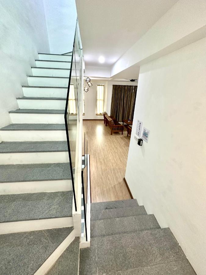 Springfield 3-Storey Cheerful Townhouse #Yoyo Homestay SDK 외부 사진